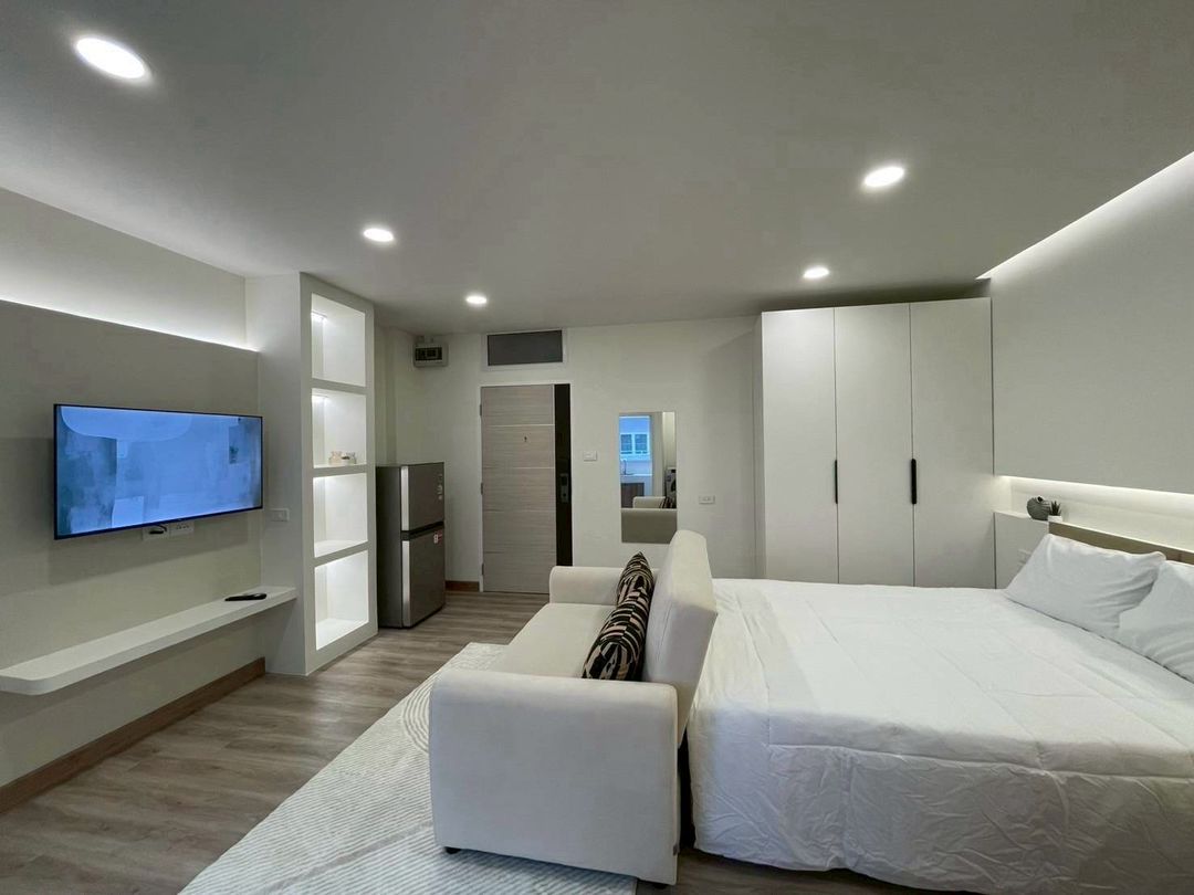 ขายเพียง 1.59 ล. ริมน้ำแมนชั่น ทำเลทอง ใกล้มช. อยู่เอง ปล่อยเช่าไ