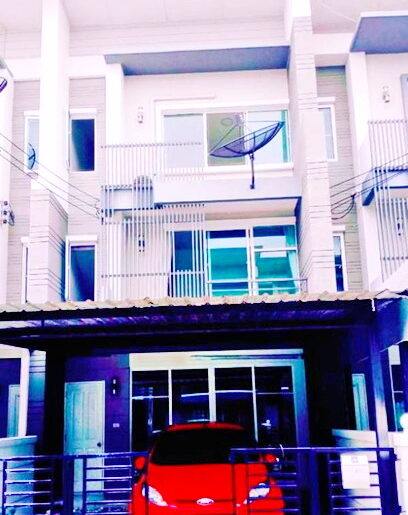 ถ.รามคำแหง58-62 พระราม9 MRTศรีบูรพา 1.7กม. 3ชั้น .3นอน ตลาดบางกะป