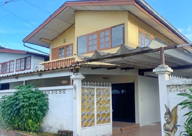 MRT สัมมากร 700ม.เสรีไทย 53-59 ให้เช่าบ้านเดี่ยว 2 ชั้น 52 ตร.วา.