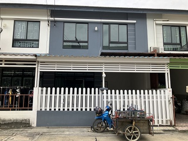 ขายทาวน์เฮ้าส์หมู่บ้าน ไอวี่ทาวน์ 2 ซอย 10 กุฎโง้ง อ.พนัสนิคม จ.ช