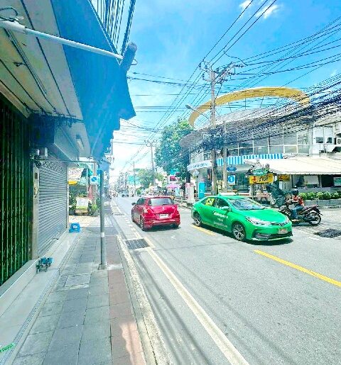 รร.นานาชาติเรนทรีฺ BTS สุรศักดิ์ 1.8กม. อาคารพาณิชย์ 3.5 ชั้น 4 น