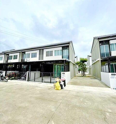 ให้เช่าทาวน์เฮาส์ 2ชั้น 23ตร.ม รักสัตว์ เฟอร์หรูครบ BTS ศรีนคริน