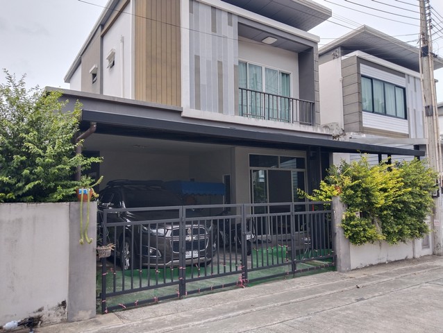 ให้เช่าบ้านทริโอทาวน์ ศรีราชา ใกล้ J-Park ศรีราชา17000 บ.เดือน