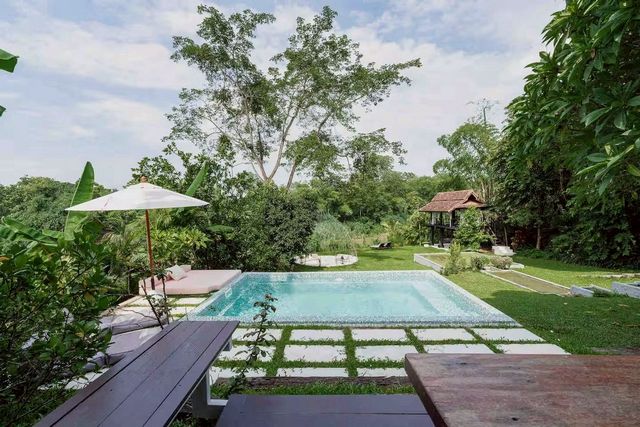 รีสอร์ทติดน้ำ ให้เช่า 150,000 บาท พูลวิลล่าริมน้ำ – ดอนแก้ว แม่ริ