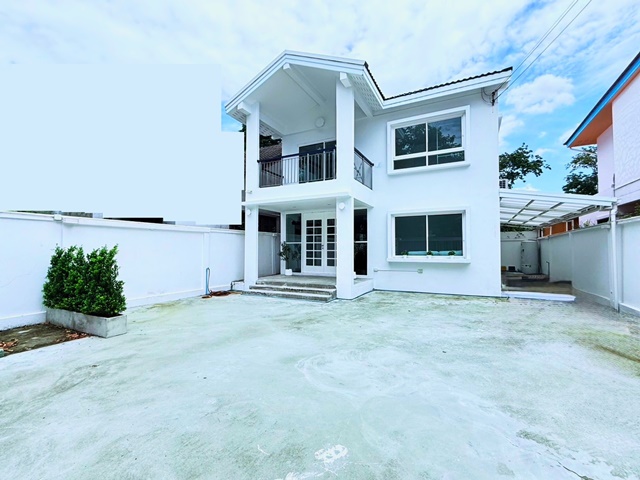 ถ.งามวงศ์วาน43-49 เพียง 115 เมตร คฤหาสน์ ให้เช่า 3นอน 2น้ำ แอร์5