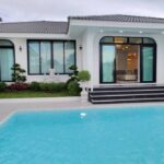 ขายบ้าน Pool Villa สวยพร้อมอยู่ ห้วยใหญ่ บางละมุง ชลบุรี 144 ตรว.