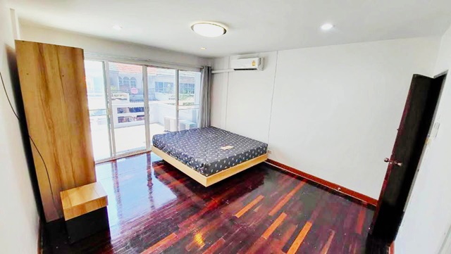 ทาวน์เฮ้าส์ 2 ชั้น 20 ตร.ม.เดอะมอลล์ งามวงศ์วาน บองมาร์เช่ 1.5 ก