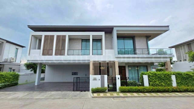 บ้านเดี่ยว บางกอก บูเลอวาร์ด วิภาวดี – พหลโยธิน แปลงหน้าสวน