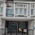 ขายด่วน ทาวน์เฮาส์ โกลเด้น ทาวน์ 3 บางนา-สวนหลวง สไตล์อังกฤษ 3.7