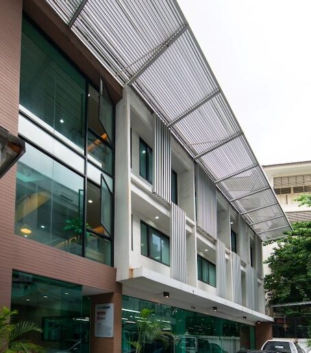 BH3714 ให้เช่าอาคารพาณิชย์ 3 ชั้น 4 คูหา ซอยสุขุมวิท 36 (แสนสบาย)