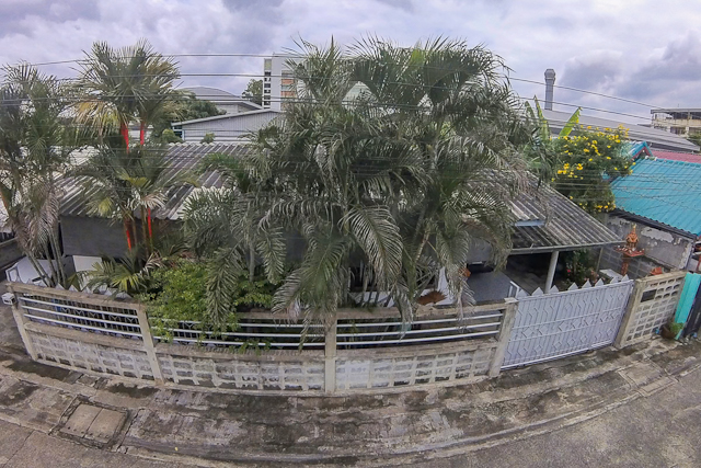 ขายบ้านพร้อมที่ดิน 100 ตร.วา .ใกล้ถนนเลียบด่วน เกษตร-นวมินทร์