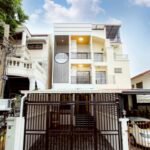 ขายทาวน์โฮม 3 ชั้น 27 ตร.ว 4 นอน เสรีไทย17 รีโนวทใหม่ยกหลัง ใกล้น