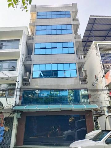 ขายอาคารพาณิชย์ 2 คูหา 6.5 ชั้น 31.5 ตร.ว. ย่านโบ๊เบ๊ คลองถม