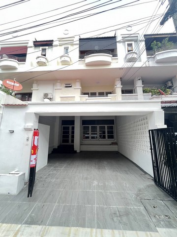 ขายบ้าน3ชั้น30ว.6น6น 4.5ล.สิรินเฮ้าส์1 แยกปากเกร็ด นนทบุรี