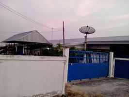 ขนาดของโรงงาน4,400ตรม.หลังคาสูงมีไฟฟ้าสามเฟส