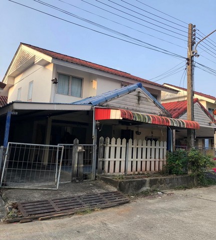 สัมผัสชีวิตใหม่ในใจกลางนครศรีธรรมราช บ้านแฝด 2 ชั้นเพียง 900,000