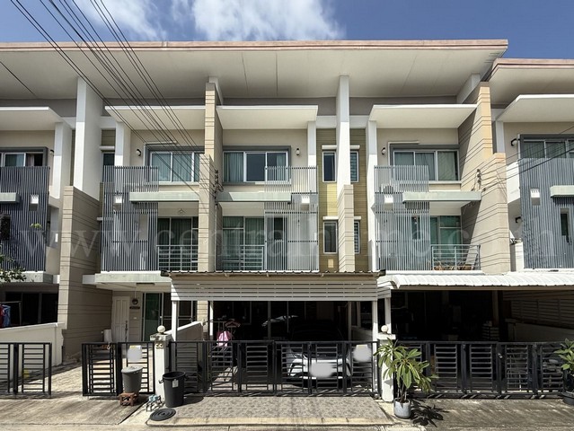 ขายด่วน ทาวน์โฮม 3 ชั้น ทาวน์พลัส ประชาอุทิศ – ทุ่งครุ บ้านสวย