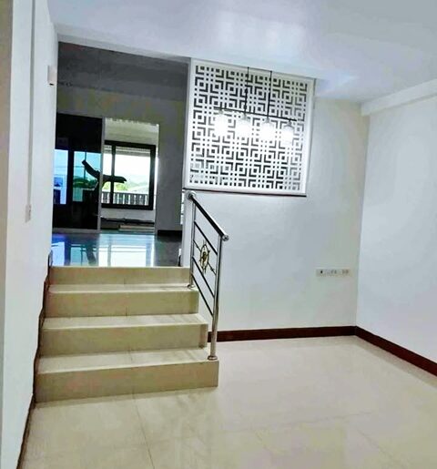 รร.นานาชาติคินเคด2 2กม.4 นอน MRTศรีนครินทร์ 38 900ม. ทาวน์โฮม 3 ช