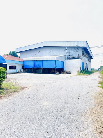 ล้อมรั้วคอนกรีดครบ10ไร่ พื้นที่ใช้สอยประมาณ 1,800 ตารางเมตร