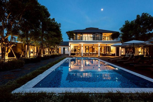 Luxury Pool Villa ราคา 64,901,000 บาท 450.2 ตรว. เวิร์ดคลับแลนด์