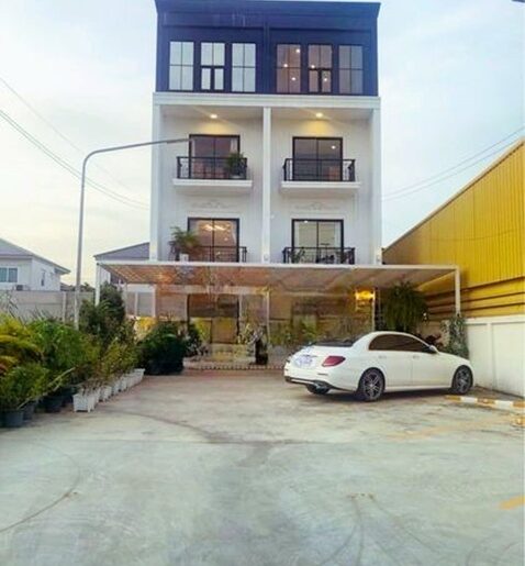 Stand alone 472 ตรม.เหมาะกับคลินิก อาคาร 4 ชั้น ตึกแฝด