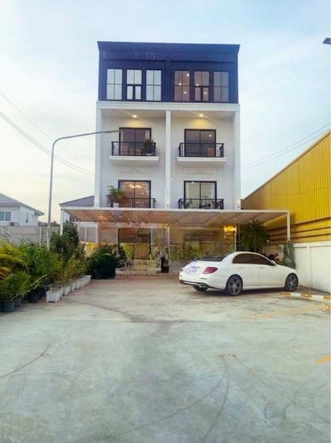 Stand alone 472 ตรม.เหมาะกับคลินิก อาคาร 4 ชั้น ตึกแฝด