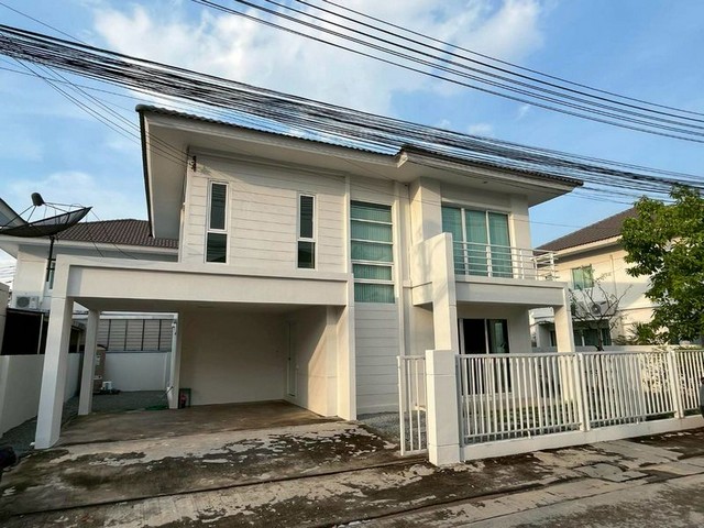 บ้านเดี่ยวหลังใหญ่ ปรับปรุงใหม่ พร้อมเฟอร์และเครื่องใช้ไฟฟ้า