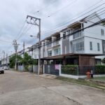 ขายทาวน์โฮม 3 ชั้น กรุงเทพกรีฑา 7 เนื้อที่ 34 ตารางวา