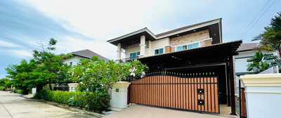 ดิ แอลเลแกนซ์ เพชรเกษม 81