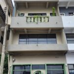 ขายตึกแถว 4 ชั้น renovate ใหม่ เหมาะกับอยู่อาศัย