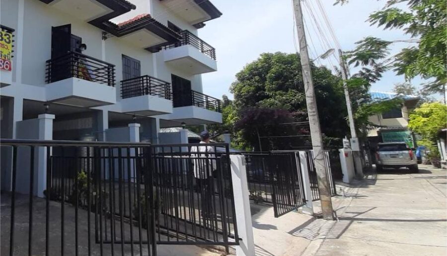 ทาวน์เฮ้าส์ 2 ชั้น Renovate ใหม่ทั้งหลัง หัวหิน จ.ประจวบคีรีขันธ์