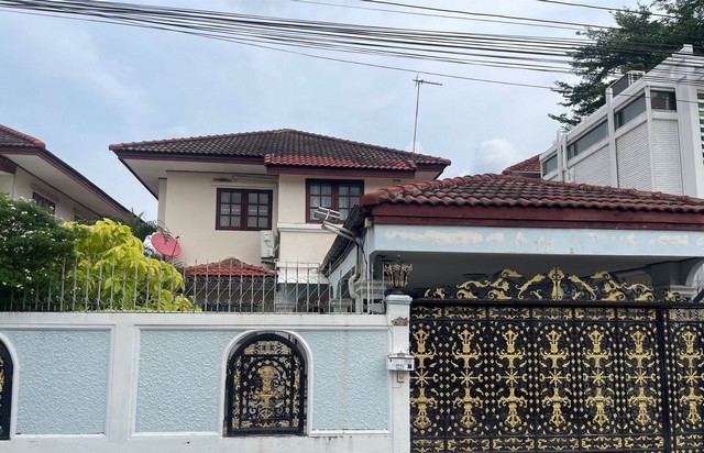 ขายบ้านเดี่ยว 2 ชั้น มบ. ณัฐนันท์ 3 ซ.ช่างอากาศอุทิศ 14 ขนาด 50