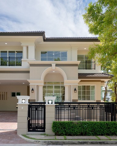 ฟรีแอร์ ประตูรั้วอัตโนมัติ และบิวท์อินจัดเต็ม