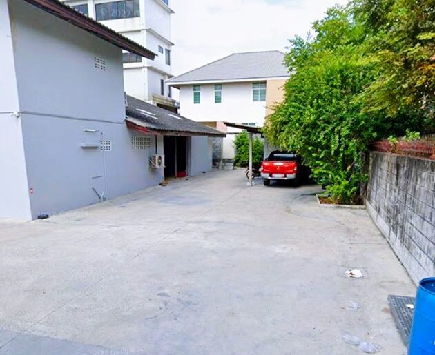 บ้านคฤหาสน์ชั้น 5นอน 600ตร ตลาดปัฐวิกรณ์ 3 กม. MRT บางกะปิ 2.2กม