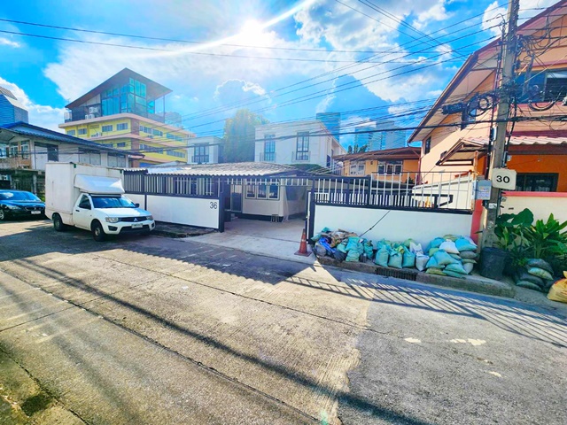 ให้เช่าบ้าน 312ตร.ม. MRT ห้วยขวาง 600ม.ถ.ประชาราษฎร์บำเพ็ญ2-10