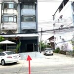 ให้เช่าอาคารพาณิชย์ 3 ชั้นครึ่ง หมู่บ้านรุ่งกิจวิลล่า7 ถนนร่มเกล้