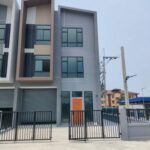 ให้เช่าโฮมออฟฟิศพร้อมโกดัง450ตร.ม.หลังมุมย่านบางใหญ่นนทบุรีซอยกัต