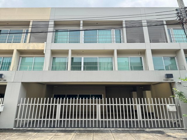 ให้เช่าทาวน์โฮม 3 ชั้น โครงการ โนเบิล คิวบ์ พัฒนาการ