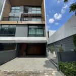 ขายทาวน์โฮม 3.5 ชั้นหลังมุม Arden ลาดพร้าว 71 ต่อเติมบิ้วอินทั้งห