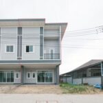 อาคารพาณิชย์ 2 ชั้น หลังนิคมฯ ปิ่นทอง 1 ศรีราชา พร้อมอยู่ 39.2 ตร