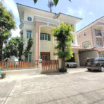 ให้เช่าบ้าน 3ชั้น66วา 4นอน 4น้ำ เฟอร์ ใกล้ทางด่วนเอกมัย ถนนนวลจัน