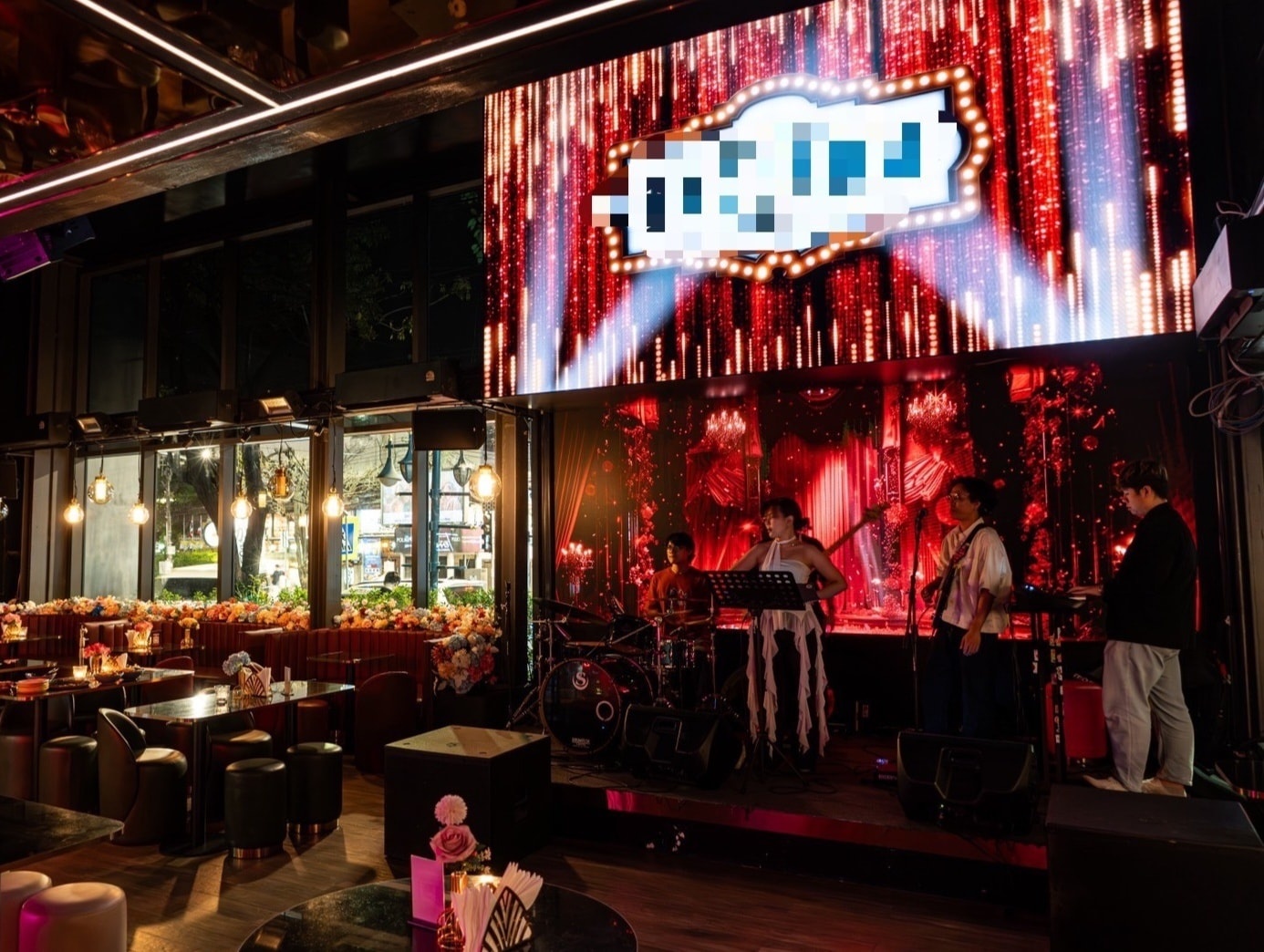 เซ้งด่วนร้านเหล้า ทองหล่อ 10 พร้อมพนักงาน พื้นกว่า 450 ตรม พร้อม