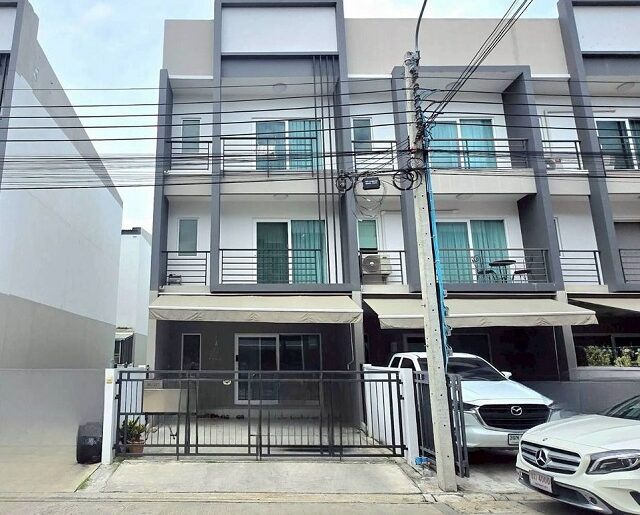 ตลาดนัมเบอร์วัน ราม2 ตลาดศรีตะกล่ำ 1.3 กม. ให้เช่าบ้านทาวน์โฮม 3