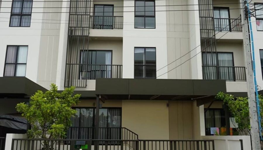ให้เช่าทาวน์โฮม3ชั้น ม.วิลลา อัลเบโร พระราม9