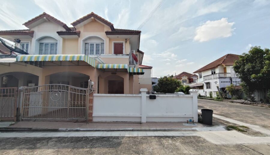 ให้เช่าบ้าน หลังมุม หมู่บ้าน สุขสันต์ 11 เพชรเกษม บางแค