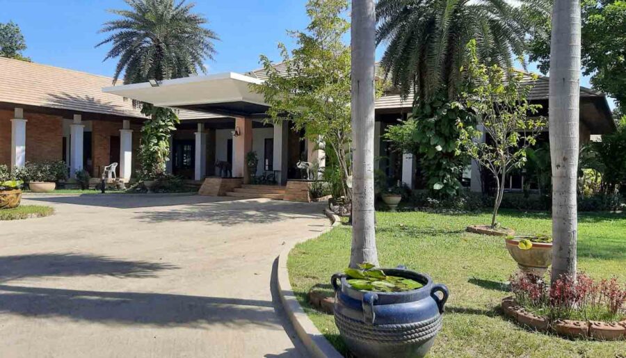 ขายบ้านเดี่ยว 2 ชั้น 4-2-0 ไร่ หมู่บ้านเมืองเอก, ติดมหาวิทยาลัยรั