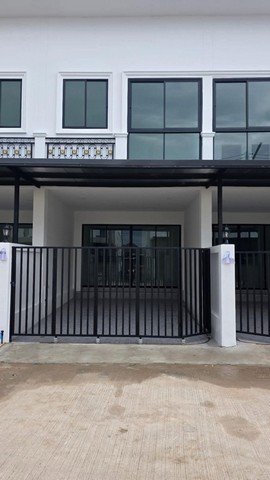 บ้านสวยสไตล์มินิมอล พร้อมเข้าอยู่ ใจกลางพัทยา บางละมุง ชลบุรี