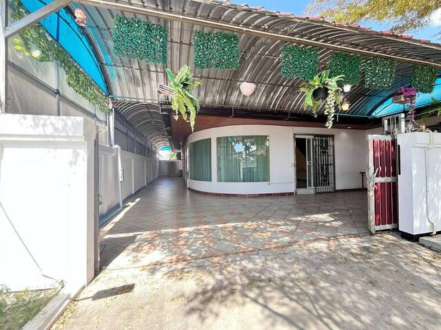 ขายบ้านเดี่ยวพร้อมอยู่ หมู่บ้าน SIAM EXECUTIVE ESTATE