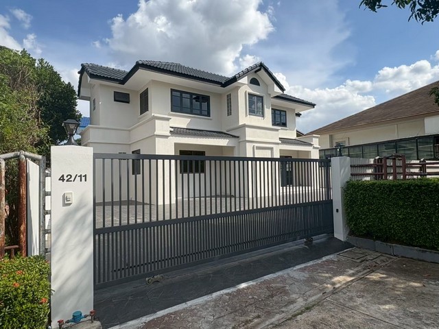 ขายถูกบ้านเดี่ยว 2 ชั้น มบ. ภาณุการ์เด้นท์ ถนนสวนผัก ขนาด 83 ตรว