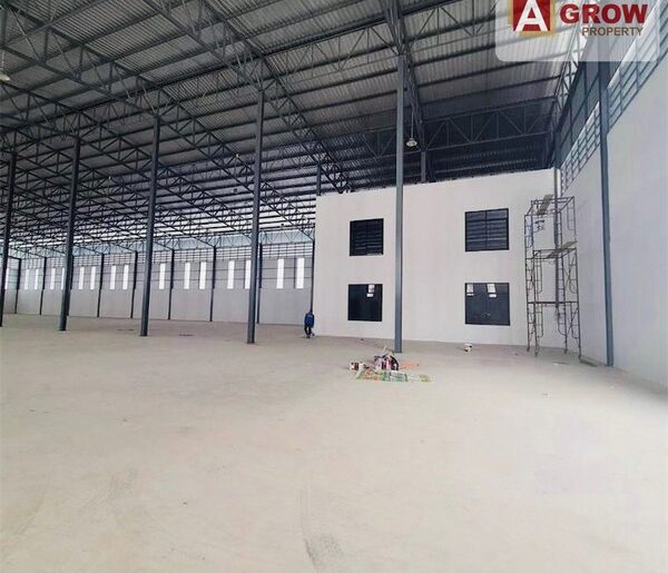 ให้เช่าโรงงาน บ้านบึง ขนาด 2,500 ตร.ม. เสร็จพร้อมใช้